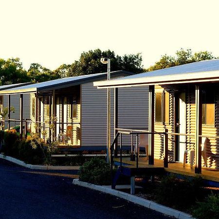 Pritchard Road Country Resort Emerald Exterior photo