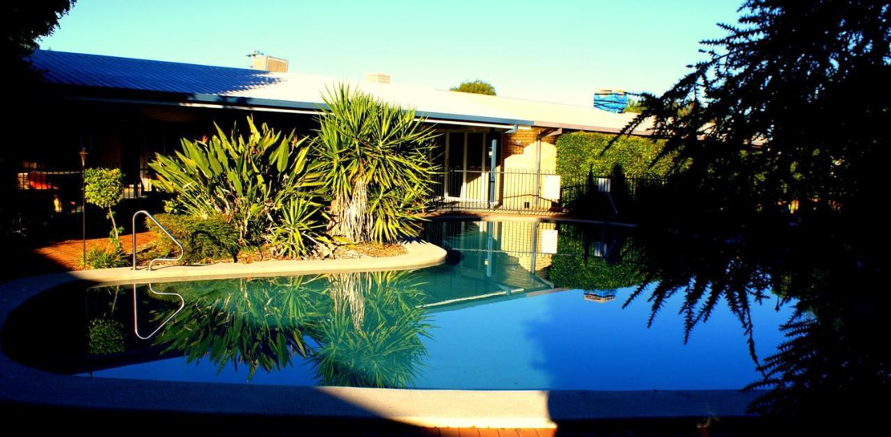 Pritchard Road Country Resort Emerald Exterior photo